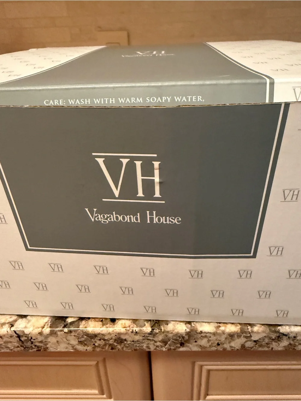 NEW Luxury Picnic Time Promenade Picnic Basket by Vagabond House-Canvas & Wicker